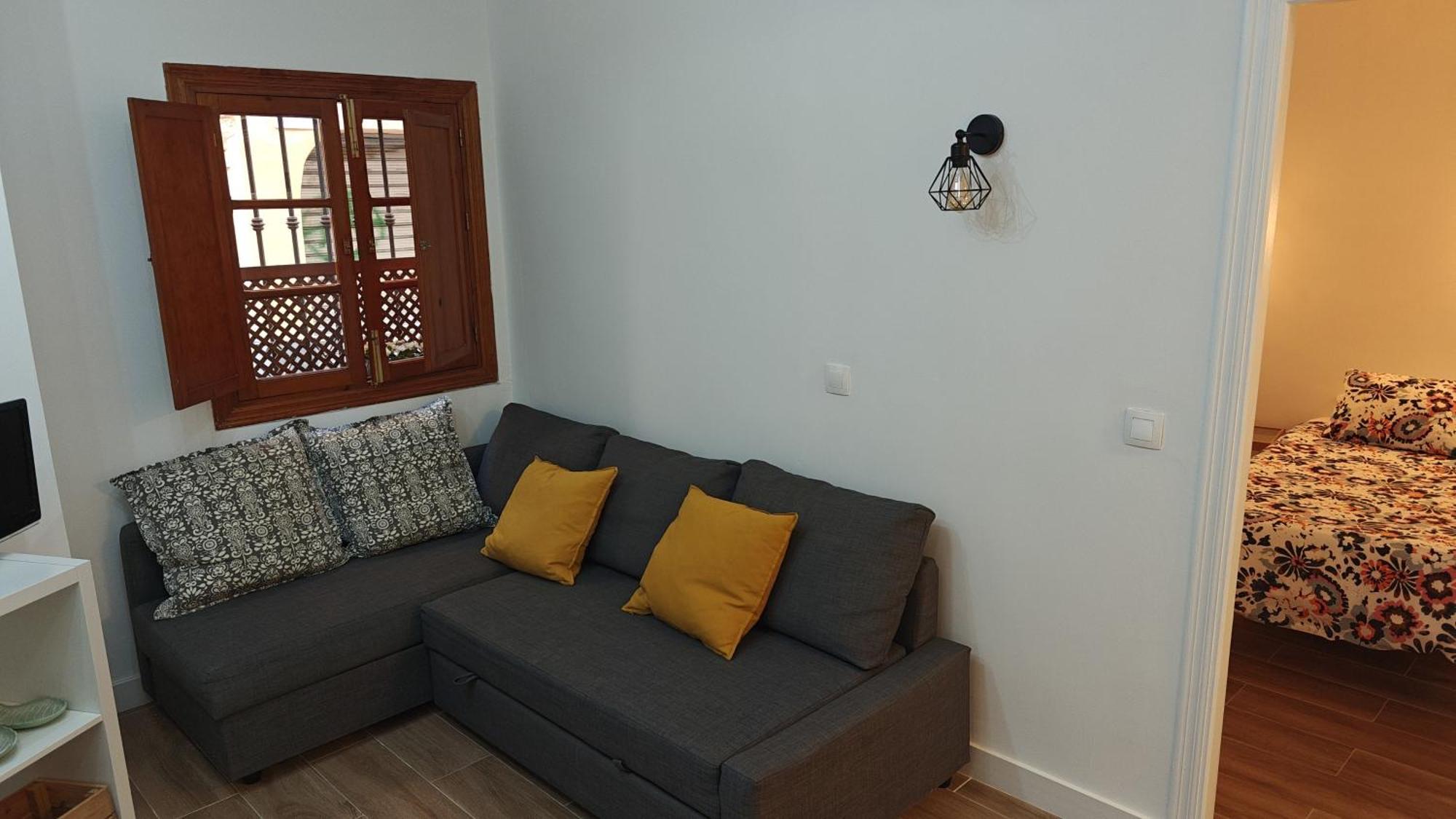 Centro Sevilla, El Arenal — Photos 1